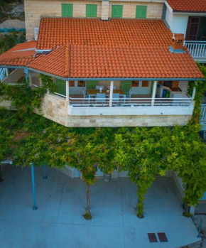 Seaside holiday house Pisak, Omis - 22862